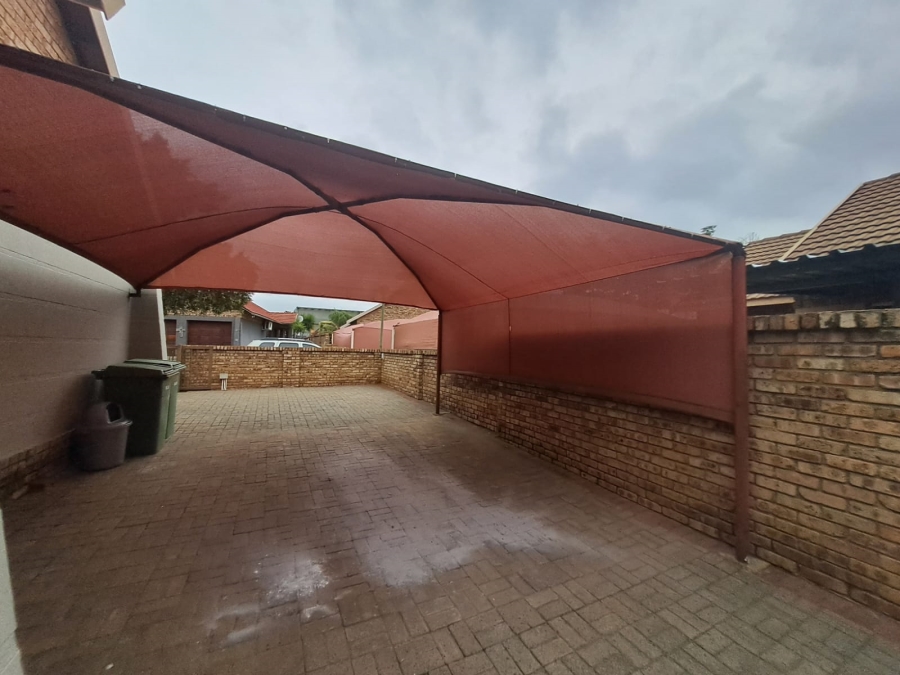 3 Bedroom Property for Sale in Waterval East North West